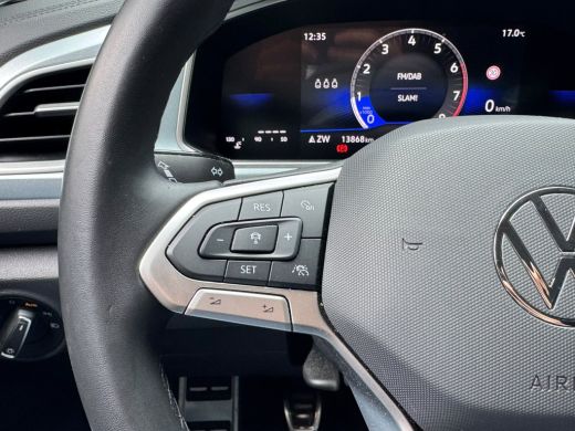 Volkswagen T-Roc TSI 115PK LIFE GOAL EDITION VIRTUAL/NAVI/ACC/STOELVERW. fabrieksgarantie ActivLease financial lease