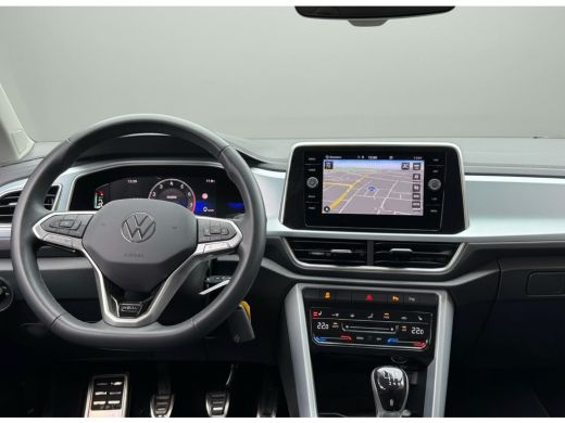 Volkswagen T-Roc TSI 115PK LIFE GOAL EDITION VIRTUAL/NAVI/ACC/STOELVERW. fabrieksgarantie ActivLease financial lease