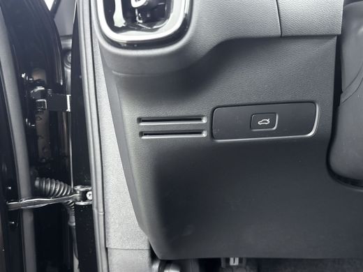 Volvo  EC40 Single Motor Extended Range Plus Europa 82 kWh | Achterbank verwarmd | Achteruitrijcamera | Apple... ActivLease financial lease