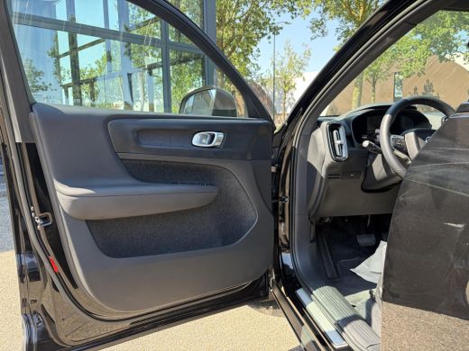 Volvo  XC40 Core Recharge Pure Electric 2WD SOH 97% | WARMTEPOMP| STOEL + STUURWIELVERWARMING | VOLVO DEALER ... ActivLease financial lease