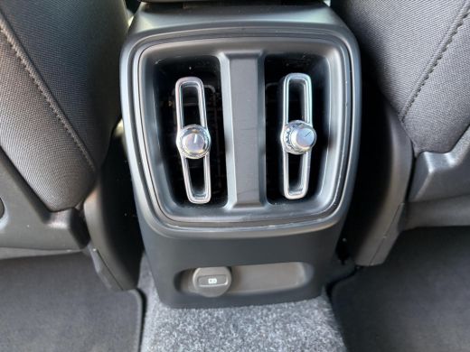 Volvo  XC40 Core Recharge Pure Electric 2WD SOH 97% | WARMTEPOMP| STOEL + STUURWIELVERWARMING | VOLVO DEALER ... ActivLease financial lease