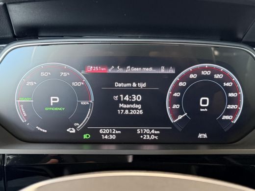 Audi e-tron 50 quattro Business edition Plus 71 kWh SoH 93,8% / Trekhaak / Warmtepomp / 3 Fase / 1e Eigenaar ... ActivLease financial lease
