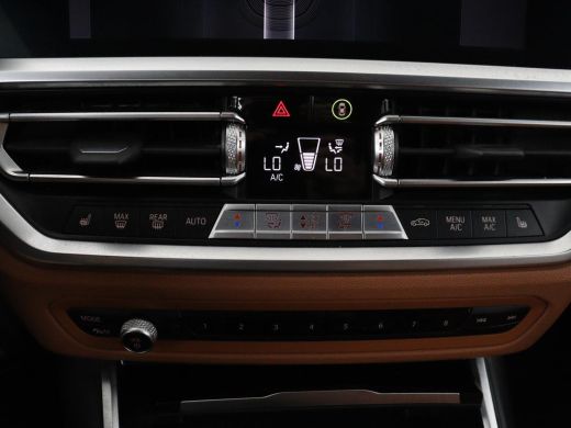 BMW 3 Serie Touring 330e Business Edition Plus | SOH 88,3% | Leder | Stoelverwarming | | Carplay | Navigatie ... ActivLease financial lease