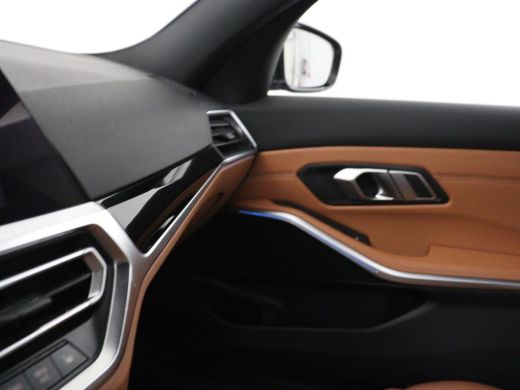 BMW 3 Serie Touring 330e Business Edition Plus | SOH 88,3% | Leder | Stoelverwarming | | Carplay | Navigatie ... ActivLease financial lease