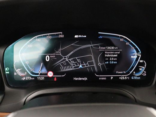 BMW 3 Serie Touring 330e Business Edition Plus | SOH 88,3% | Leder | Stoelverwarming | | Carplay | Navigatie ... ActivLease financial lease