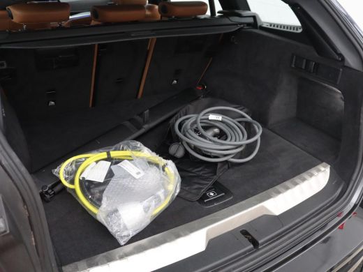 BMW 3 Serie Touring 330e Business Edition Plus | SOH 88,3% | Leder | Stoelverwarming | | Carplay | Navigatie ... ActivLease financial lease