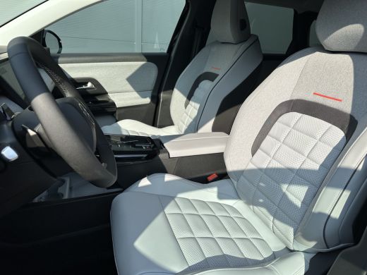 Citroën C5 Aircross 225pk Plug-In Hybrid Plus (Elektrische Klep - Leder incl verwarming/koeling/massage/geheugen - Ad... ActivLease financial lease