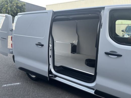 Citroën &euml;-Jumpy L3 136PK 75 kWh (3-Zits - Navigatie - Camera - Houtafwerking laadruimte - Reservewiel) ActivLease financial lease