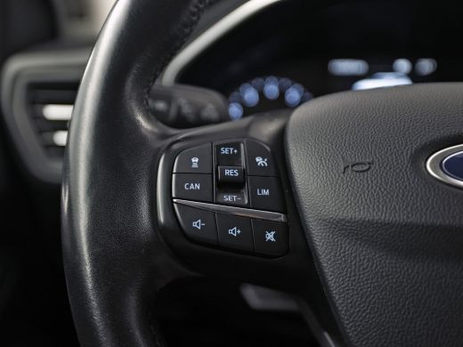 Ford Focus 1.0 EcoBoost Titanium Sport (APPLE CARPLAY, GROOT NAVI, STUUR/STOELVERWARMING, CAMERA, SPORTSTOEL... ActivLease financial lease