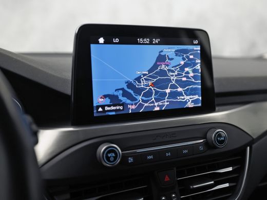 Ford Focus 1.0 EcoBoost Titanium Sport (APPLE CARPLAY, GROOT NAVI, STUUR/STOELVERWARMING, CAMERA, SPORTSTOEL... ActivLease financial lease