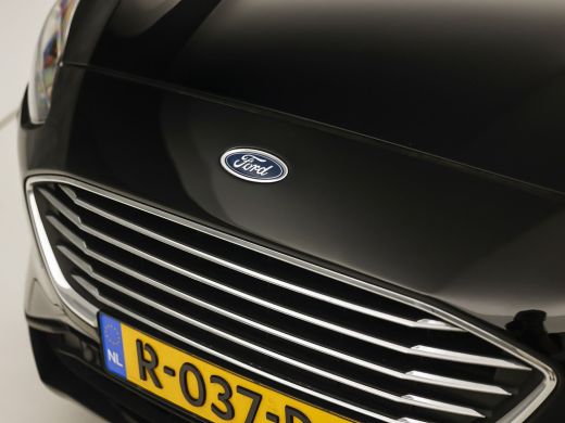 Ford Focus 1.0 EcoBoost Titanium Sport (APPLE CARPLAY, GROOT NAVI, STUUR/STOELVERWARMING, CAMERA, SPORTSTOEL... ActivLease financial lease