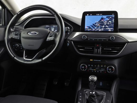Ford Focus 1.0 EcoBoost Titanium Sport (APPLE CARPLAY, GROOT NAVI, STUUR/STOELVERWARMING, CAMERA, SPORTSTOEL... ActivLease financial lease