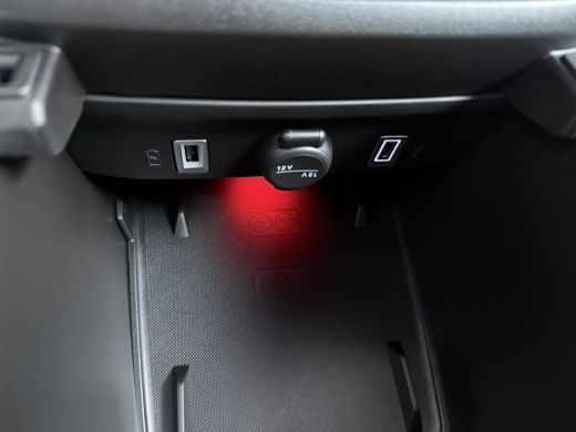 Jeep Avenger 1.2 e-Hybrid Summit | Achterbank in delen neerklapbaar | Achteruitrijcamera | Afdaal assistent ActivLease financial lease