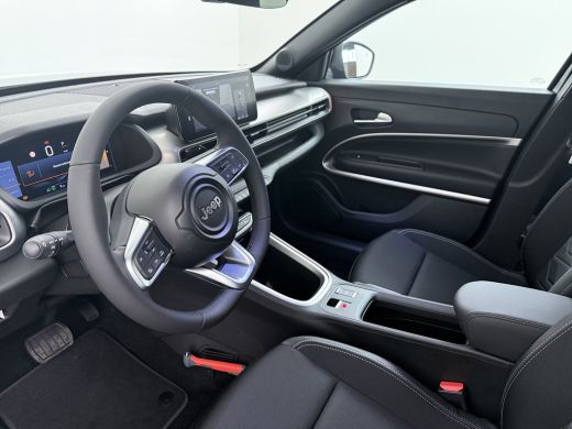 Jeep Avenger 1.2 e-Hybrid Summit | Achterbank in delen neerklapbaar | Achteruitrijcamera | Afdaal assistent ActivLease financial lease