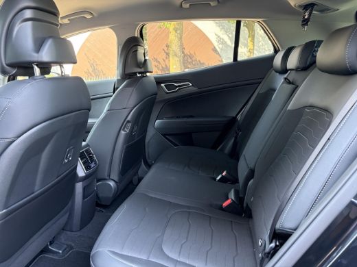 Kia Sportage 1.6 T-GDi Hybrid DynamicLine VAN: 47.690,- VOOR: 41.440,- UW HERFSTVOORDEEL: 6.250,-  PHEV NIEUWE... ActivLease financial lease