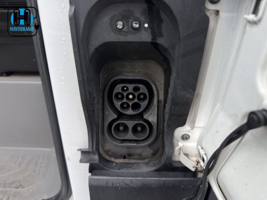 MAN eTGE Basis 36 kWh L3 H3 (2-Fase) {Soh-86%} Aut. *HEATPUMP | NAVI-FULLMAP | AIRCO | CRUISE | CAMERA | H... ActivLease financial lease