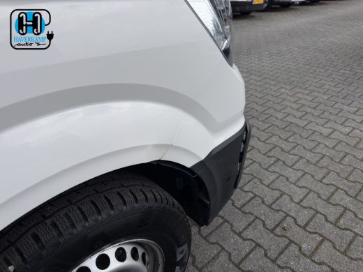 MAN eTGE Basis 36 kWh L3 H3 (2-Fase) {Soh-88%} Aut. *HEATPUMP | NAVI-FULLMAP | AIRCO | CRUISE | 3-PERS | C... ActivLease financial lease