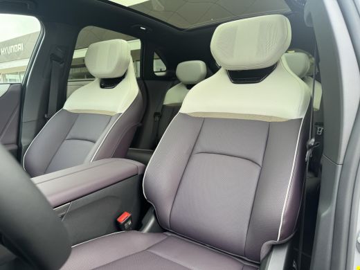 Mazda CX-6e Takumi Plus 78 kWh | NU LEVERBAAR | Digitale Zijspiegels | 21" Velgen | Panorama Dak | Digitale B... ActivLease financial lease