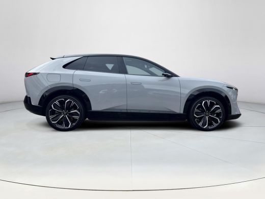 Mazda CX-6e Takumi Plus 78 kWh | NU LEVERBAAR | Digitale Zijspiegels | 21" Velgen | Panorama Dak | Digitale B... ActivLease financial lease