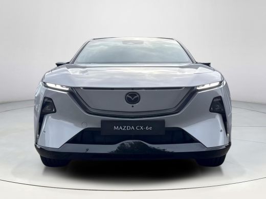 Mazda CX-6e Takumi Plus 78 kWh | NU LEVERBAAR | Digitale Zijspiegels | 21" Velgen | Panorama Dak | Digitale B... ActivLease financial lease