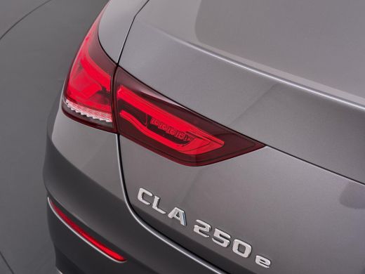 Mercedes-Benz CLA 250 e Business Solution AMG VAN: 29.900,- VOOR: 26.877,- UW HERFSTVOORDEEL: 3.023,- AMG | COMPLEE... ActivLease financial lease