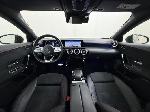 Mercedes-Benz CLA 250 e Business Solution AMG VAN: 29.900,- VOOR: 26.877,- UW HERFSTVOORDEEL: 3.023,- AMG | COMPLEE... ActivLease financial lease