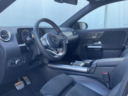 Mercedes-Benz GLA 180 Aut7 Solution AMG Pano.dak Stoel elctr+verw. Trekhaak Carplay Camera Business ActivLease financial lease