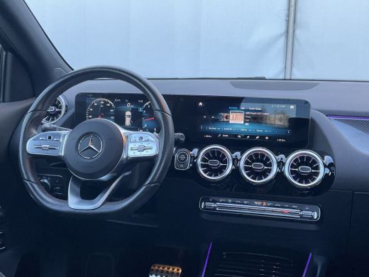 Mercedes-Benz GLA 180 Aut7 Solution AMG Pano.dak Stoel elctr+verw. Trekhaak Carplay Camera Business ActivLease financial lease