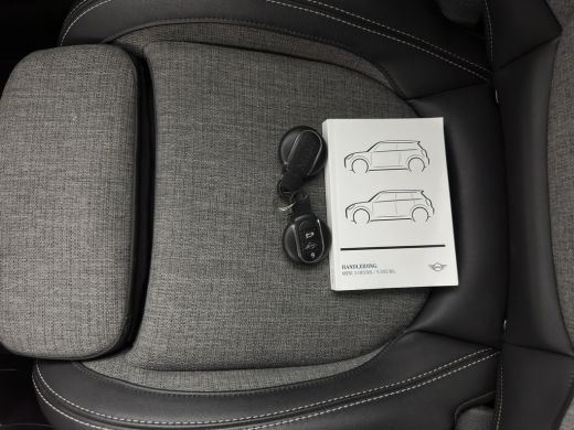 Mini 3-Deurs 1.5 One Business Edition (INCL.BTW) Aut. *LEATHER-FABRIC | FULL-LED | NAVI-FULLMAP | SPORT-SEATS ... ActivLease financial lease