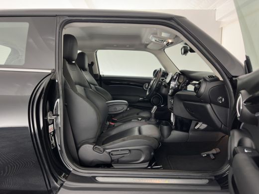 Mini Electric MINI Yours 33 kWh [3-Fase-11kW] {Soh-96%} (INCL.BTW) Aut. *HEAT-PUMP | LEATHER-FABRIC | FULL-LED ... ActivLease financial lease