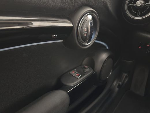 Mini Electric MINI Yours 33 kWh [3-Fase-11kW] {Soh-96%} (INCL.BTW) Aut. *HEAT-PUMP | LEATHER-FABRIC | FULL-LED ... ActivLease financial lease
