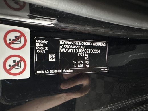 Mini Electric MINI Yours 33 kWh [3-Fase-11kW] {Soh-96%} (INCL.BTW) Aut. *HEAT-PUMP | LEATHER-FABRIC | FULL-LED ... ActivLease financial lease