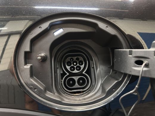 Mini Electric MINI Yours 33 kWh [3-Fase-11kW] {Soh-96%} (INCL.BTW) Aut. *HEAT-PUMP | LEATHER-FABRIC | FULL-LED ... ActivLease financial lease