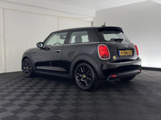 Mini Electric MINI Yours 33 kWh [3-Fase-11kW] {Soh-96%} (INCL.BTW) Aut. *HEAT-PUMP | LEATHER-FABRIC | FULL-LED ... ActivLease financial lease
