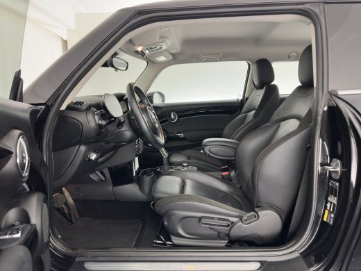Mini Electric MINI Yours 33 kWh [3-Fase-11kW] {Soh-96%} (INCL.BTW) Aut. *HEAT-PUMP | LEATHER-FABRIC | FULL-LED ... ActivLease financial lease