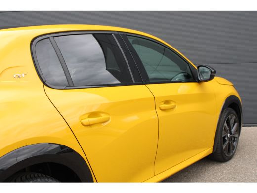 Peugeot 208 1.2 PureTech 130pk EAT8 GT Pack | Automaat | Navigatie | Camera | Alcantara | Stoelverwarming | F... ActivLease financial lease