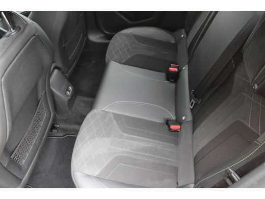 Peugeot 208 1.2 PureTech 130pk EAT8 GT Pack | Automaat | Navigatie | Camera | Alcantara | Stoelverwarming | F... ActivLease financial lease