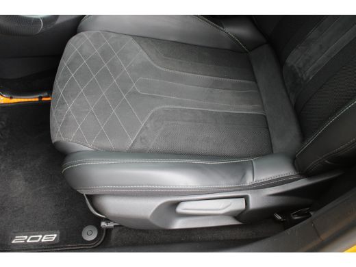 Peugeot 208 1.2 PureTech 130pk EAT8 GT Pack | Automaat | Navigatie | Camera | Alcantara | Stoelverwarming | F... ActivLease financial lease