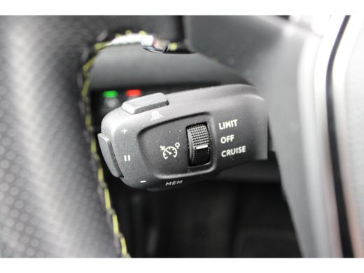 Peugeot 208 1.2 PureTech 130pk EAT8 GT Pack | Automaat | Navigatie | Camera | Alcantara | Stoelverwarming | F... ActivLease financial lease