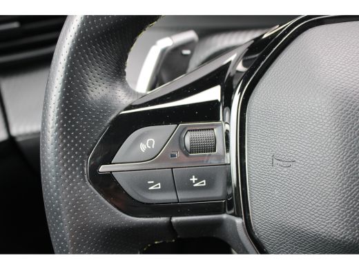 Peugeot 208 1.2 PureTech 130pk EAT8 GT Pack | Automaat | Navigatie | Camera | Alcantara | Stoelverwarming | F... ActivLease financial lease