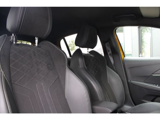 Peugeot 208 1.2 PureTech 130pk EAT8 GT Pack | Automaat | Navigatie | Camera | Alcantara | Stoelverwarming | F... ActivLease financial lease