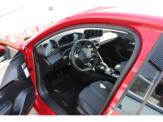 Peugeot 208 1.2 PureTech Allure Pack Automaat Navigatie | Trekhaak | Cruise Control | Climate Control ActivLease financial lease