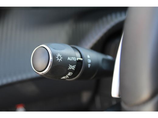 Peugeot 208 1.2 PureTech Allure Pack Automaat Navigatie | Trekhaak | Cruise Control | Climate Control ActivLease financial lease