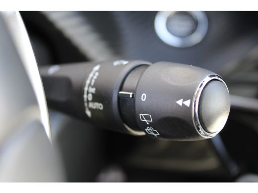 Peugeot 208 1.2 PureTech Allure Pack Automaat Navigatie | Trekhaak | Cruise Control | Climate Control ActivLease financial lease