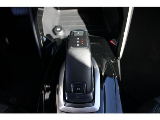 Peugeot 208 1.2 PureTech Allure Pack Automaat Navigatie | Trekhaak | Cruise Control | Climate Control ActivLease financial lease