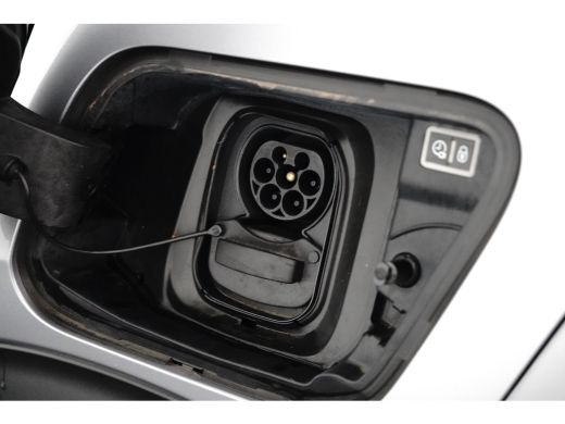 Peugeot e-2008 EV Active 50 kWh Carplay | Parkeersensoren | Keyless | Climate | Cruise | LED | Airco (automatisc... ActivLease financial lease