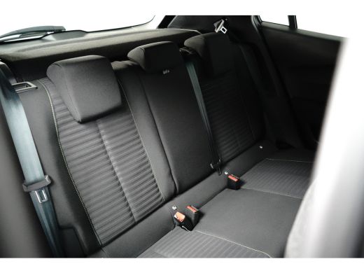 Peugeot e-2008 EV Active 50 kWh Carplay | Parkeersensoren | Keyless | Climate | Cruise | LED | Airco (automatisc... ActivLease financial lease