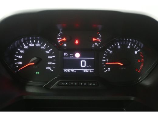 Peugeot Partner 1.5 BlueHDi 102PK | 3 Zits | Airco | Camera | Cruise | Trekhaak | Navi | Carplay ActivLease financial lease