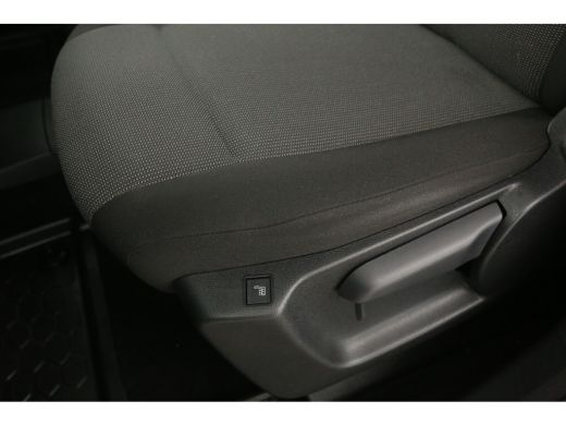 Peugeot Partner 1.5 BlueHDi 102PK | 3 Zits | Airco | Camera | Cruise | Trekhaak | Navi | Carplay ActivLease financial lease