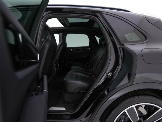 Porsche Cayenne 3.0 E-Hybrid AWD (Plug-in) {SoH-100%} (INCL-BTW) *PANO | LEATHER | FULL-LED | SPORTCHRONO | MEMOR... ActivLease financial lease